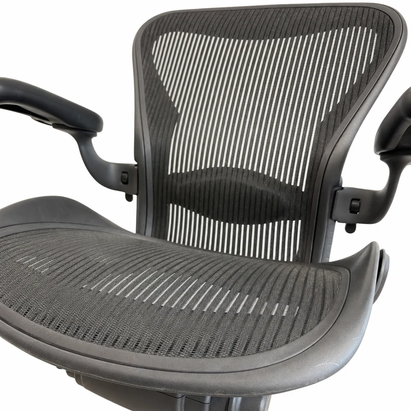 Herman Miller Aeron Size B anthrazit