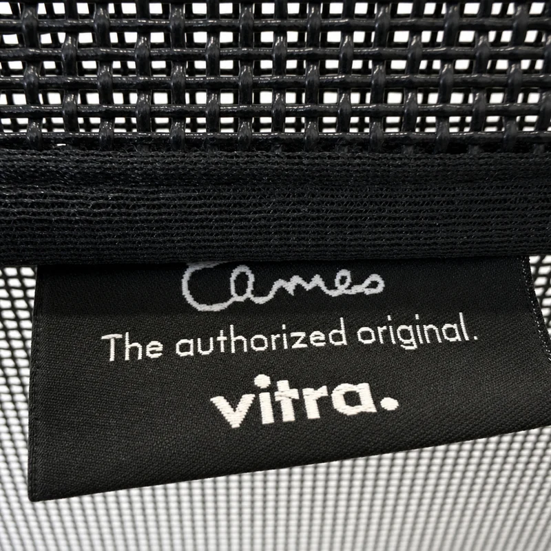 Vitra EA 103 Netz schwarz Alu