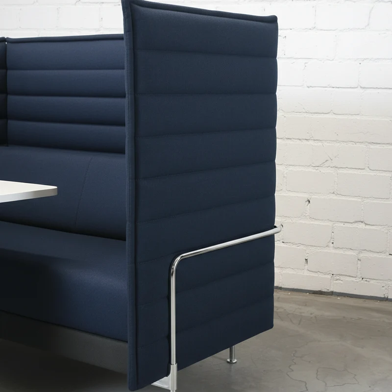 Vitra Alcove Cabin Highback 4-Sitzer mit Arbeitsplatte navy blau
