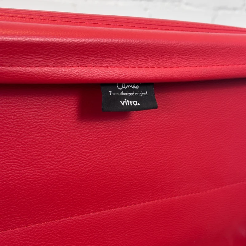 Vitra EA 219 Leder rot Chrom