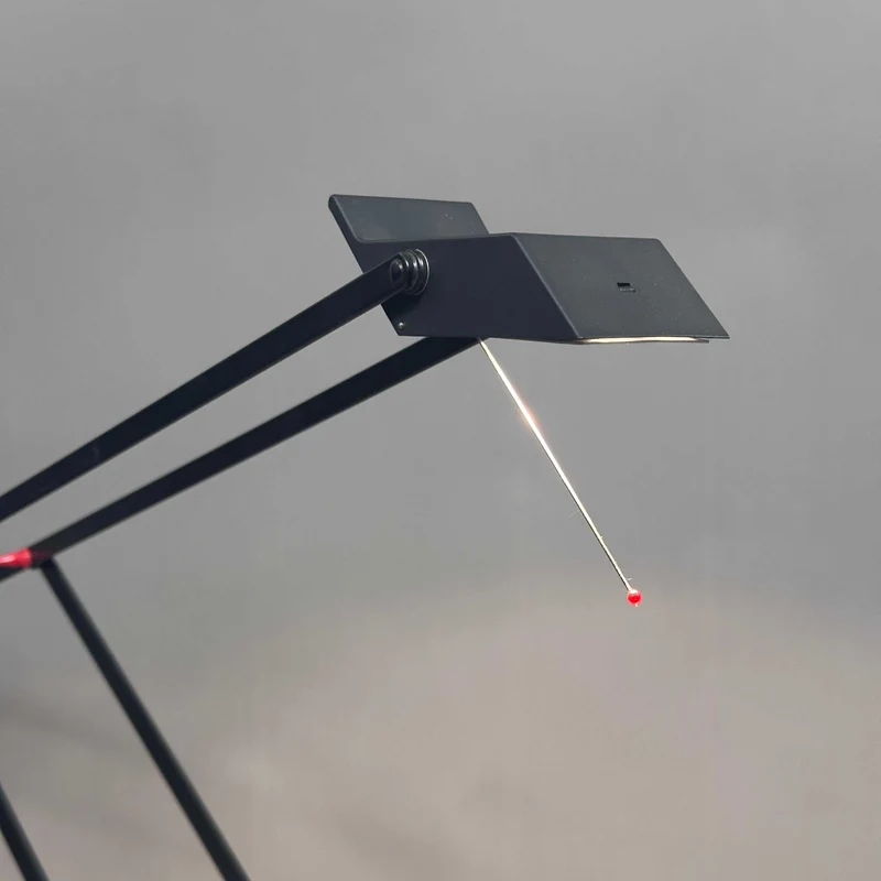 Im Paket: 52 Stück Artemide Tizio 50