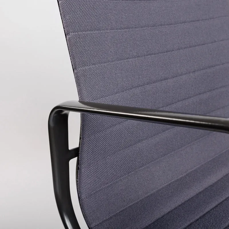 Vitra EA 107 Hopsak fliedergrau pulverbeschichtet