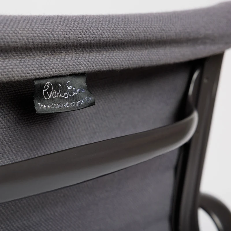 Vitra EA 107 Hopsak dunkelgrau pulverbeschichtet