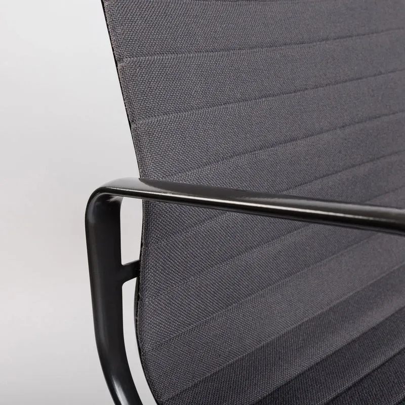 Vitra EA 107 Hopsak dunkelgrau pulverbeschichtet