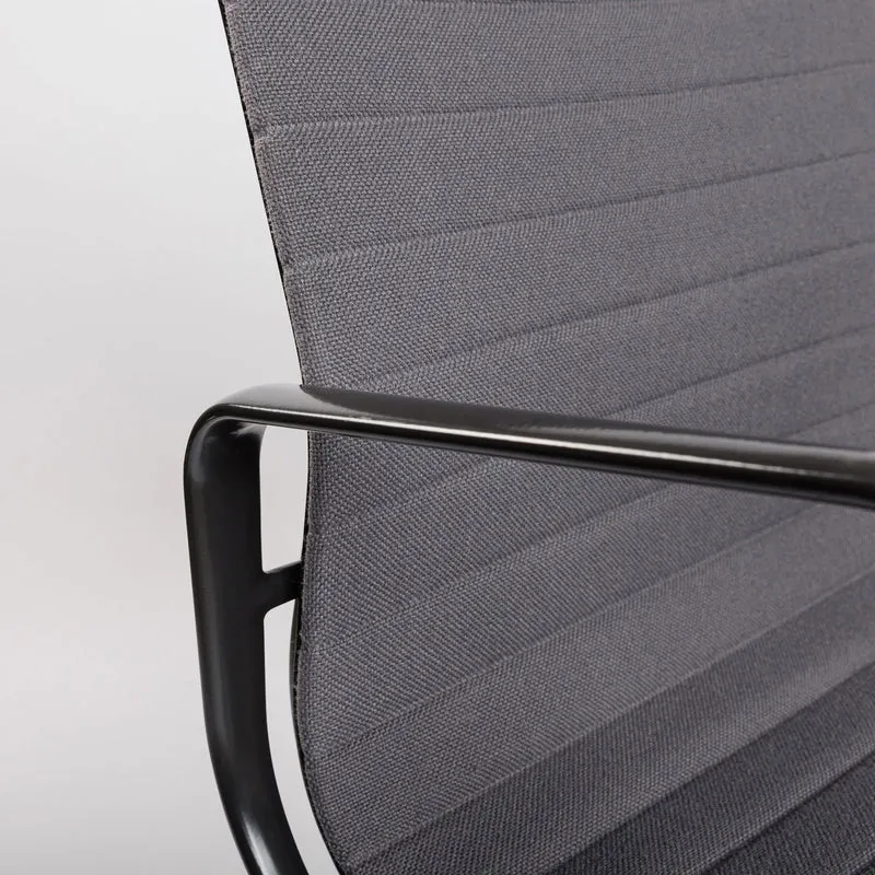 Vitra EA 107 Hopsak hellgrau