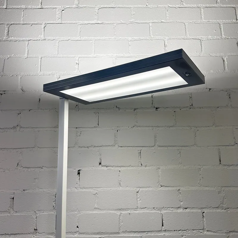 Waldmann Lavigo LED Stehleuchte weiß/silber