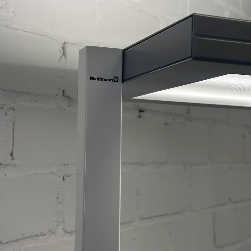 Waldmann Lavigo LED Stehleuchte weiß/silber