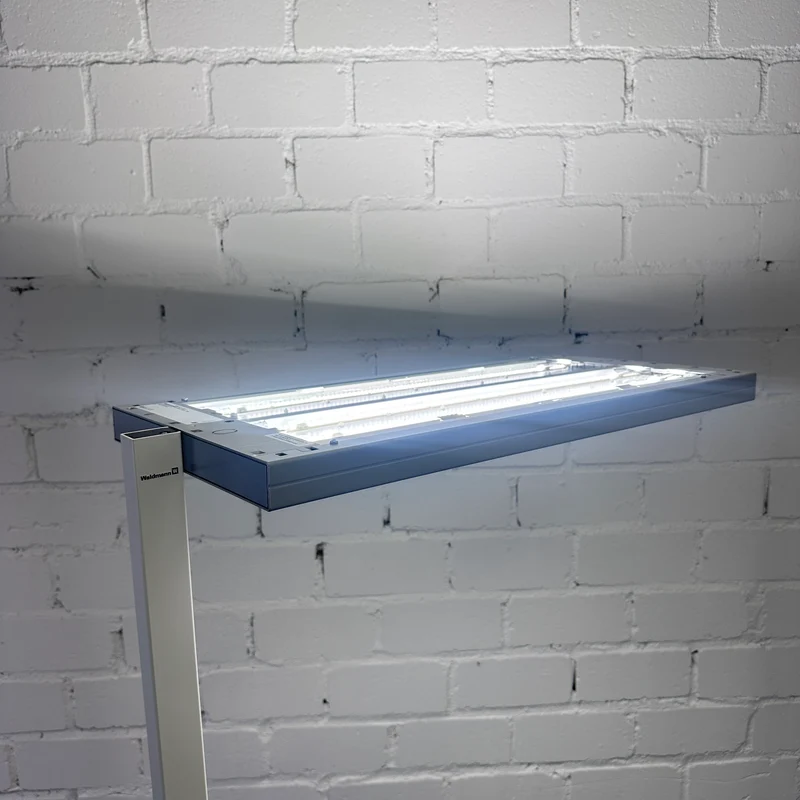 Waldmann Lavigo LED Stehleuchte weiß/silber