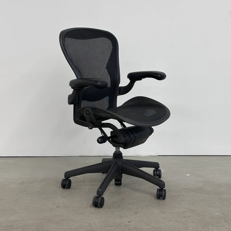 Herman Miller Aeron schwarz
