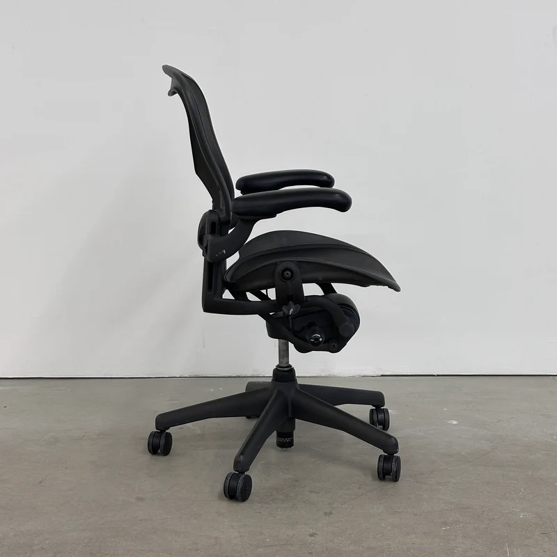 Herman Miller Aeron schwarz