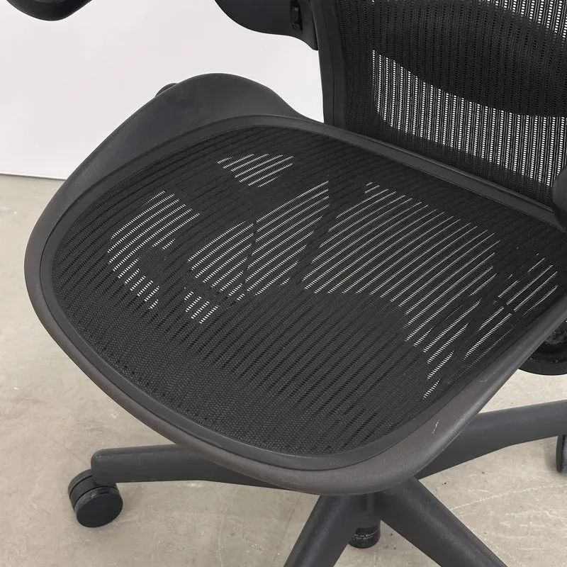 Herman Miller Aeron schwarz