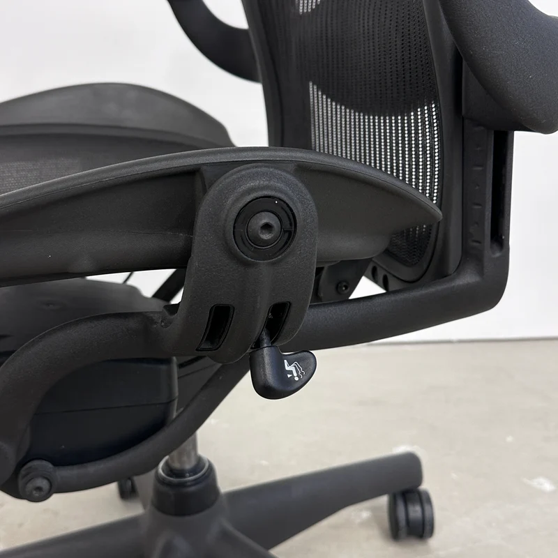 Herman Miller Aeron schwarz