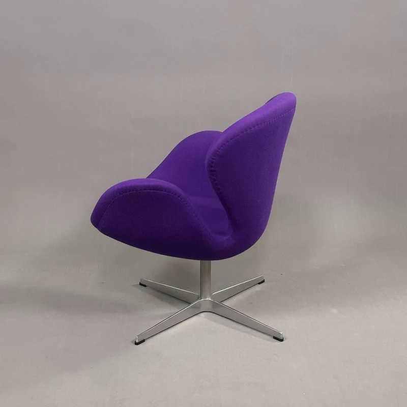 Fritz Hansen Swan Chair Lila