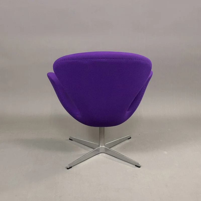 Fritz Hansen Swan Chair Lila