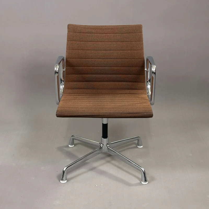 Vitra EA 107 Hopsak mokkabraun (nicht drehbar)