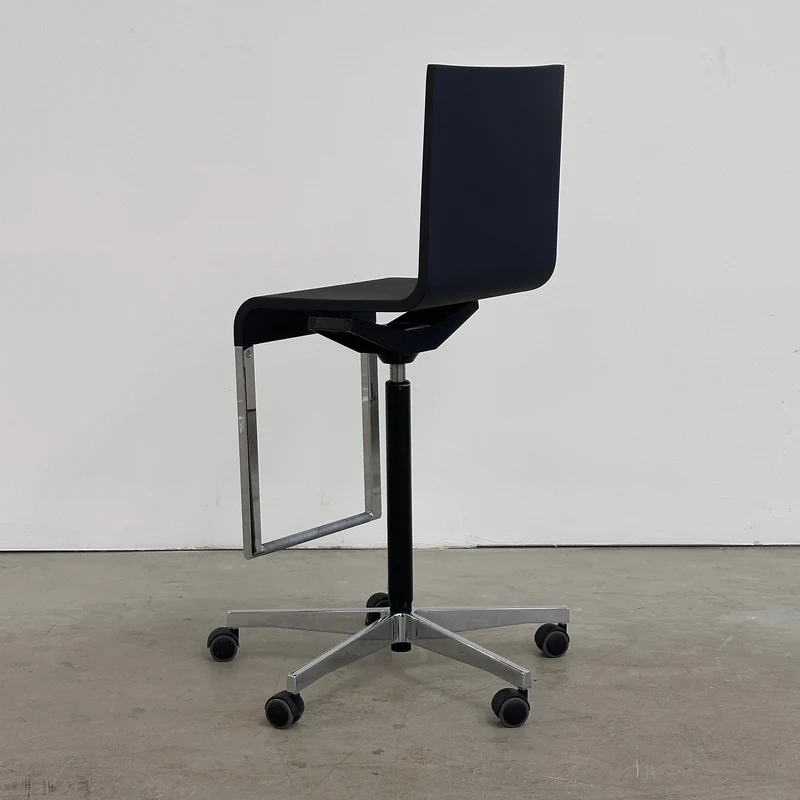 Vitra .03 High Hochstuhl schwarz