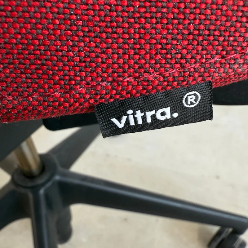 Vitra AM Chair schwarz/rot