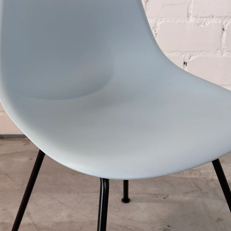 Vitra DSX Plastic Sidechair hellblau