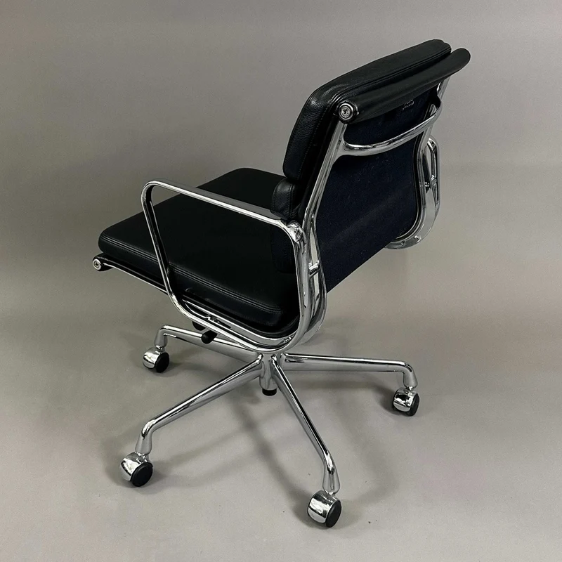Vitra EA 217 Leder schwarz Chrom
