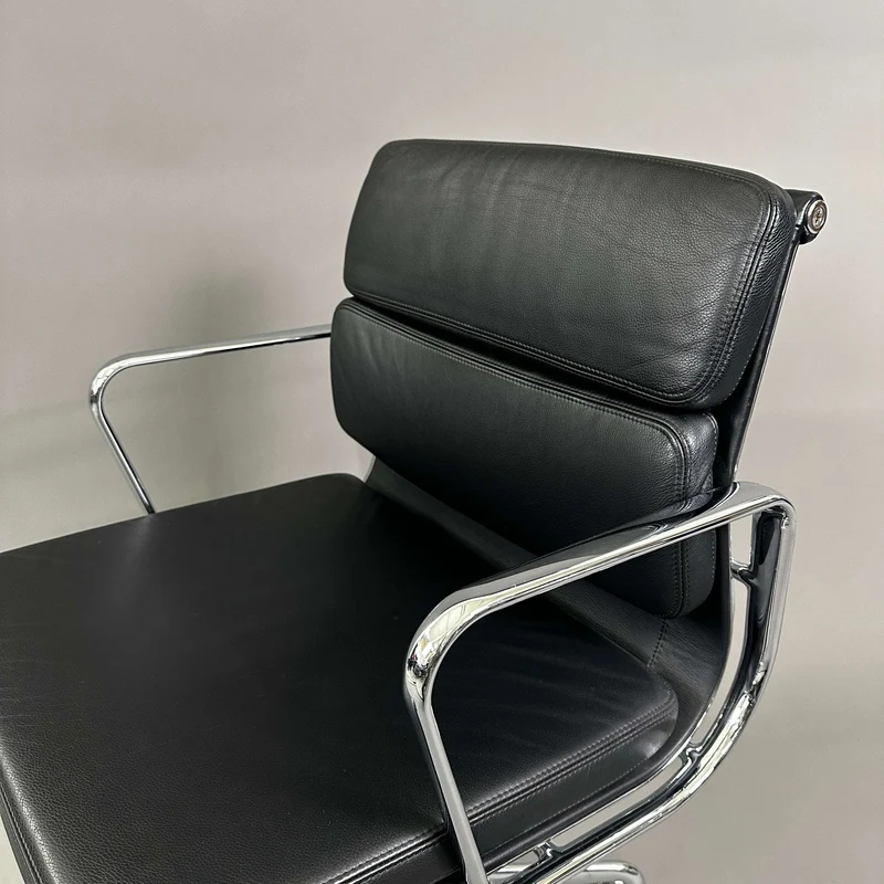 Vitra EA 217 Leder schwarz Chrom