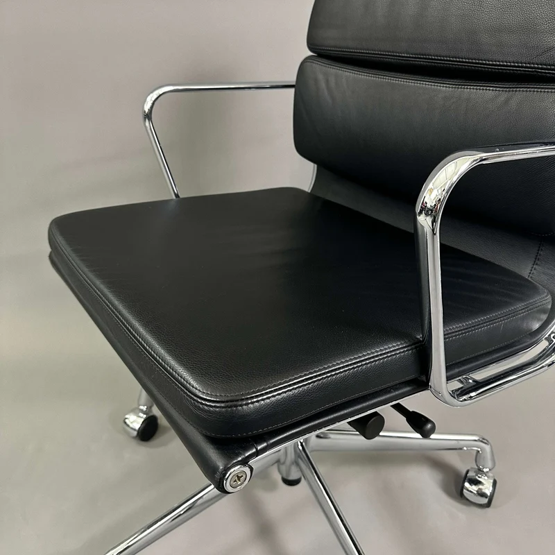 Vitra EA 217 Leder schwarz Chrom