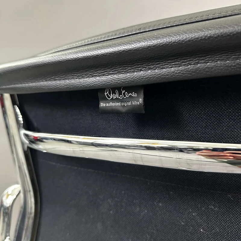 Vitra EA 217 Leder schwarz Chrom