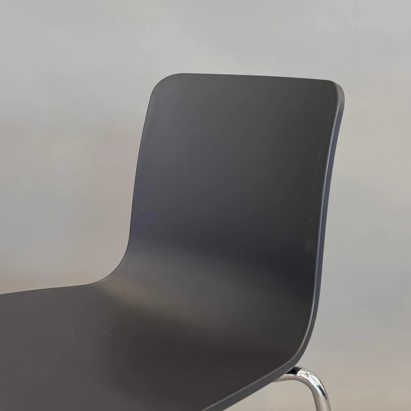 Vitra HAL Schalenstuhl schwarz