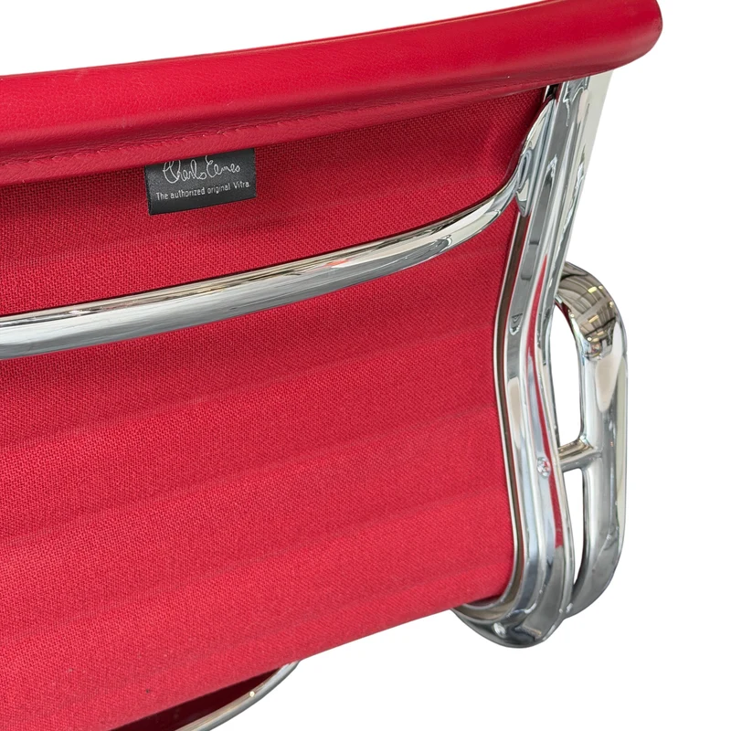 Vitra EA 108 Leder rot Chrom