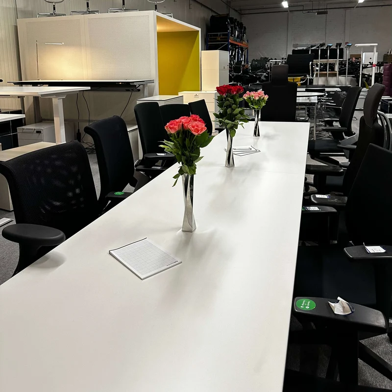 Konferenztisch 4m x 80 cm