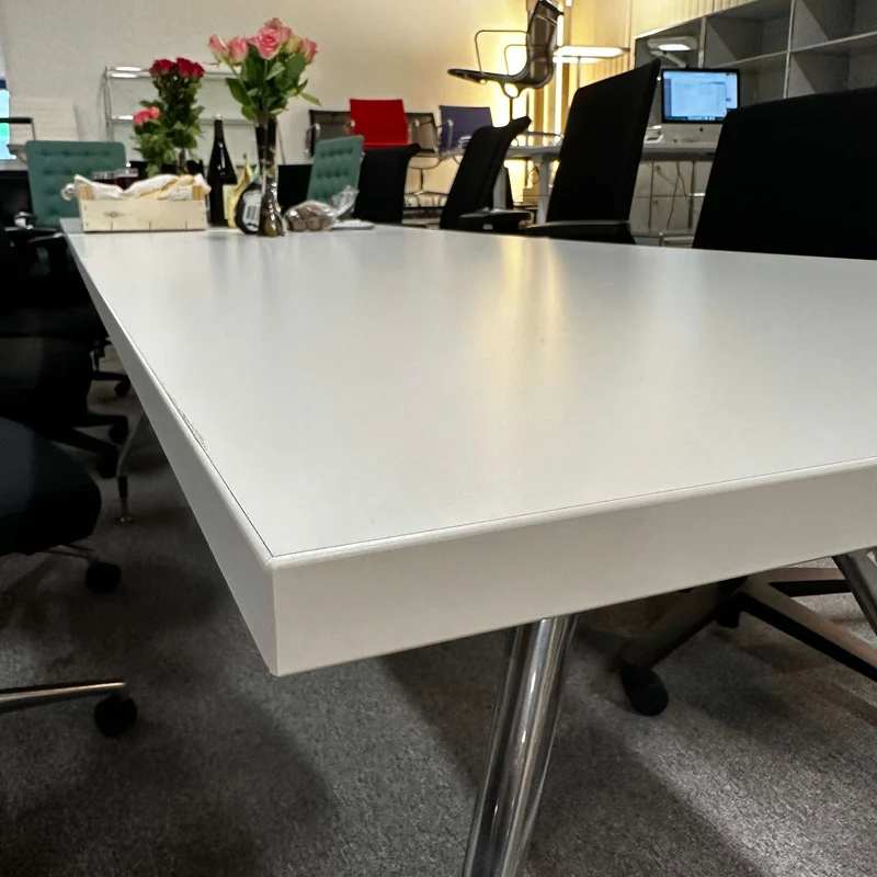 Konferenztisch 4m x 80 cm
