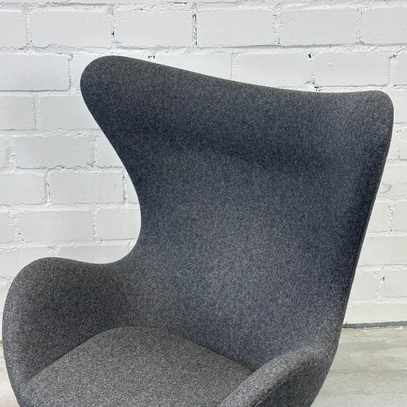 Fritz Hansen Egg Chair inkl. Ottoman