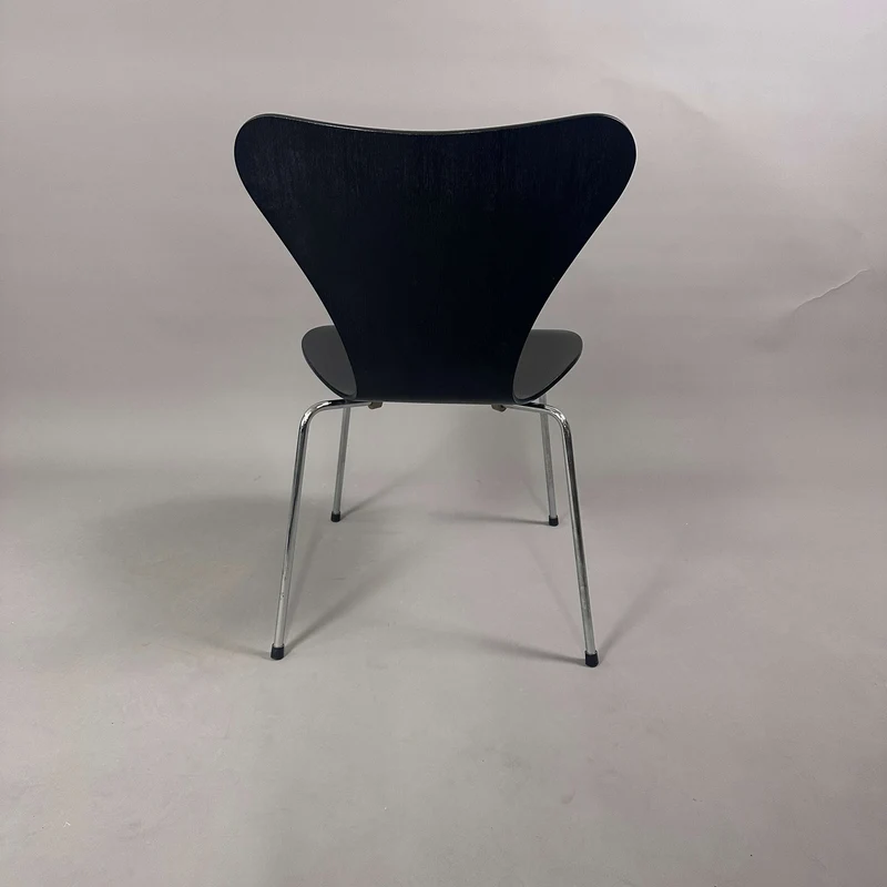 Fritz Hansen Serie 7 Stapelstuhl Holz schwarz lasiert (neuwertig)