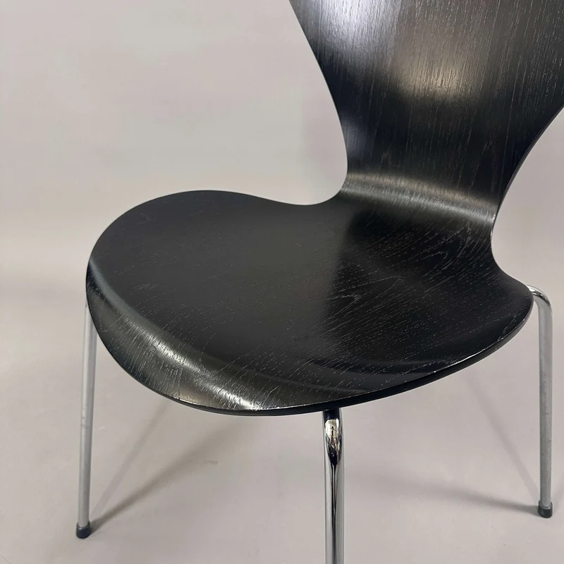 Fritz Hansen Serie 7 Stapelstuhl Holz schwarz lasiert (neuwertig)