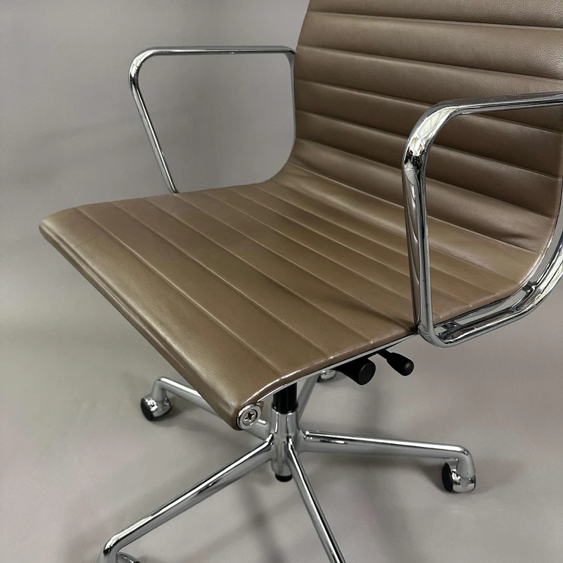 Vitra EA 119 Leder taupe