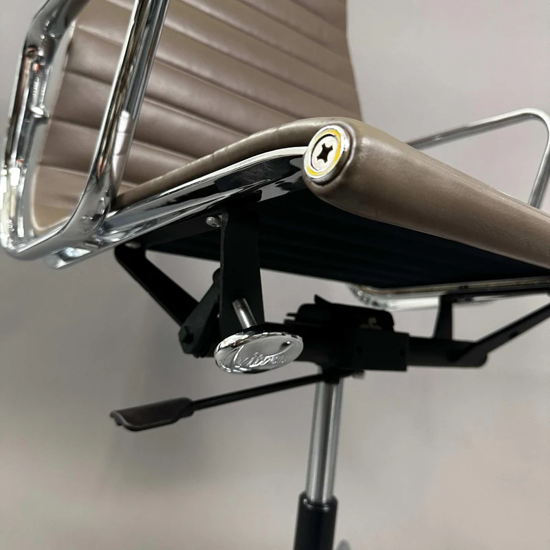 Vitra EA 119 Leder taupe