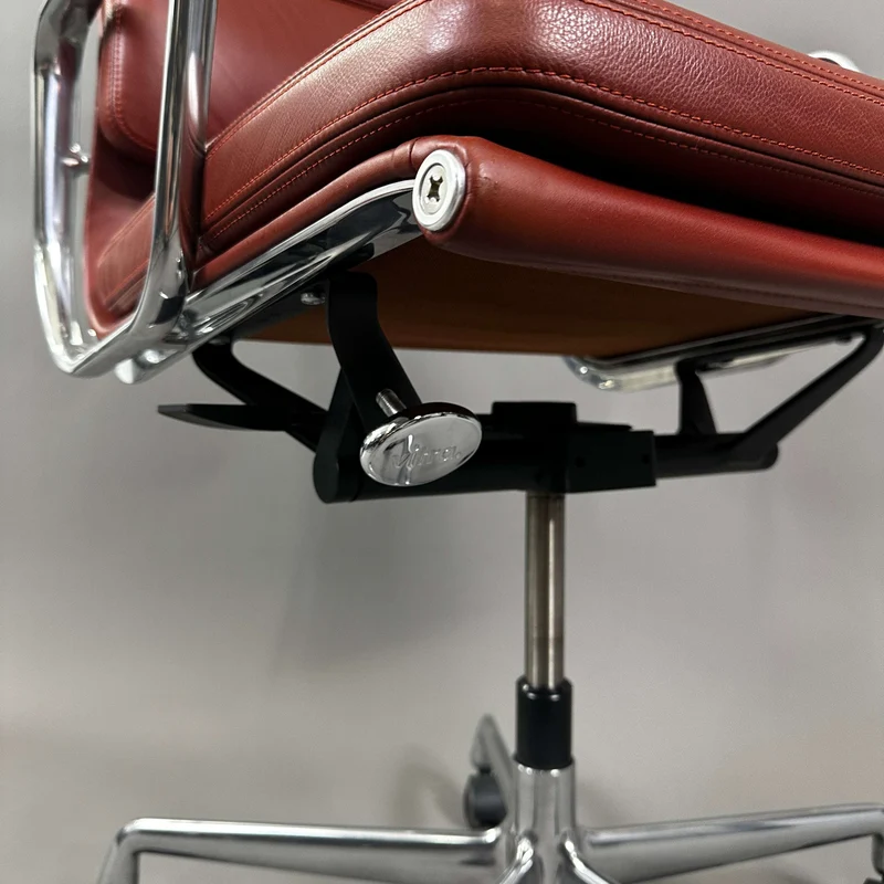 Vitra EA219 Leder rotbraun