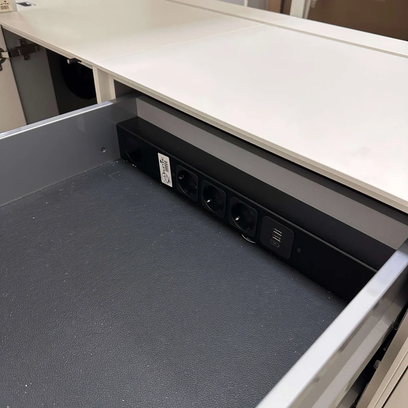 Walter Knoll Executive Variable Desk (elektr. höhenverstellb.) mit Anbaucontainer