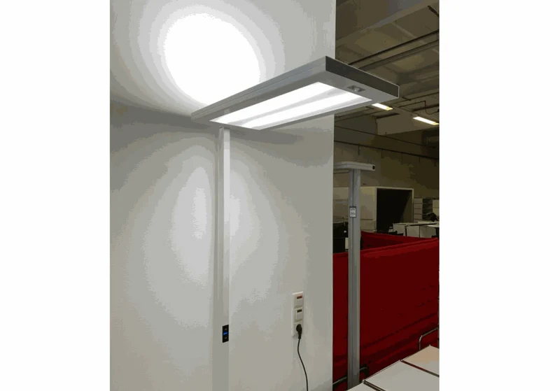 Waldmann Stehlampe LED