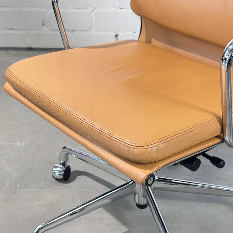 Vitra EA 219 beidseitig Leder beige
