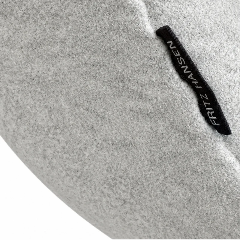 Fritz Hansen Swan Chair hellgrau