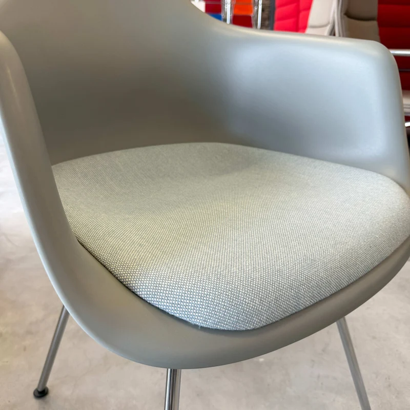 Vitra Eames Plastic Armchair DAX