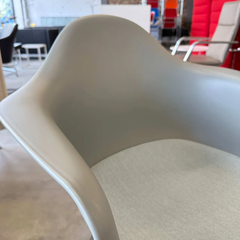 Vitra Eames Plastic Armchair DAX