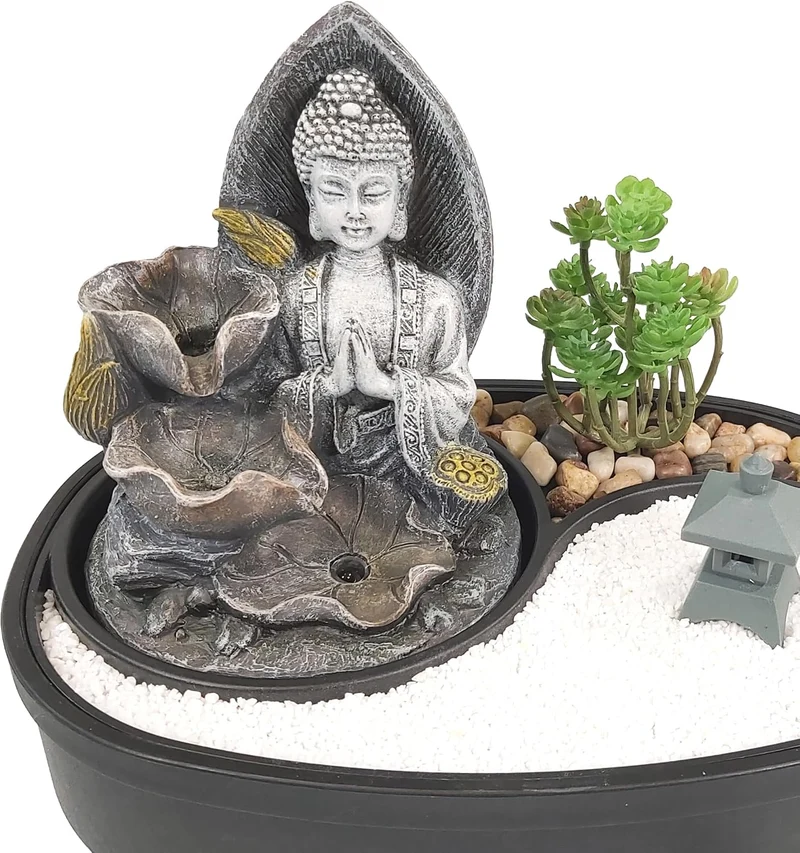 LEMODO Zimmerbrunnen mit LED-Beleuchtung, Tischbrunnen mit Buddha Motiv “Namaste”, dekorativer Zierb