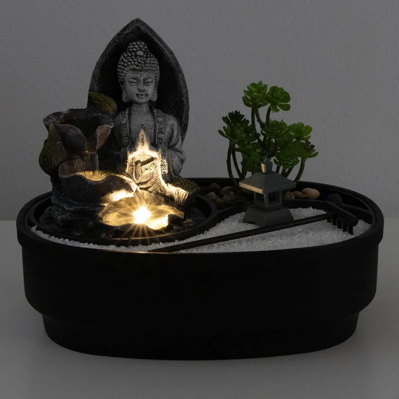 LEMODO Zimmerbrunnen mit LED-Beleuchtung, Tischbrunnen mit Buddha Motiv “Namaste”, dekorativer Zierb