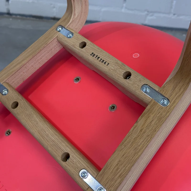 HAY About a chair hellrot