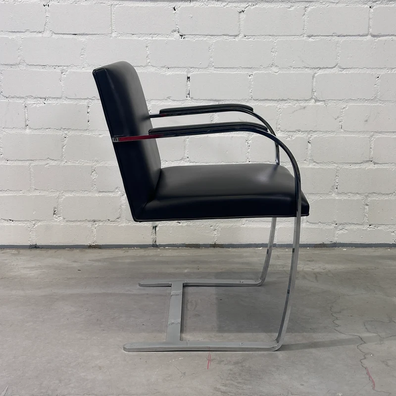 Walter Knoll Brno Armlehnstuhl Leder schwarz Flachstahl