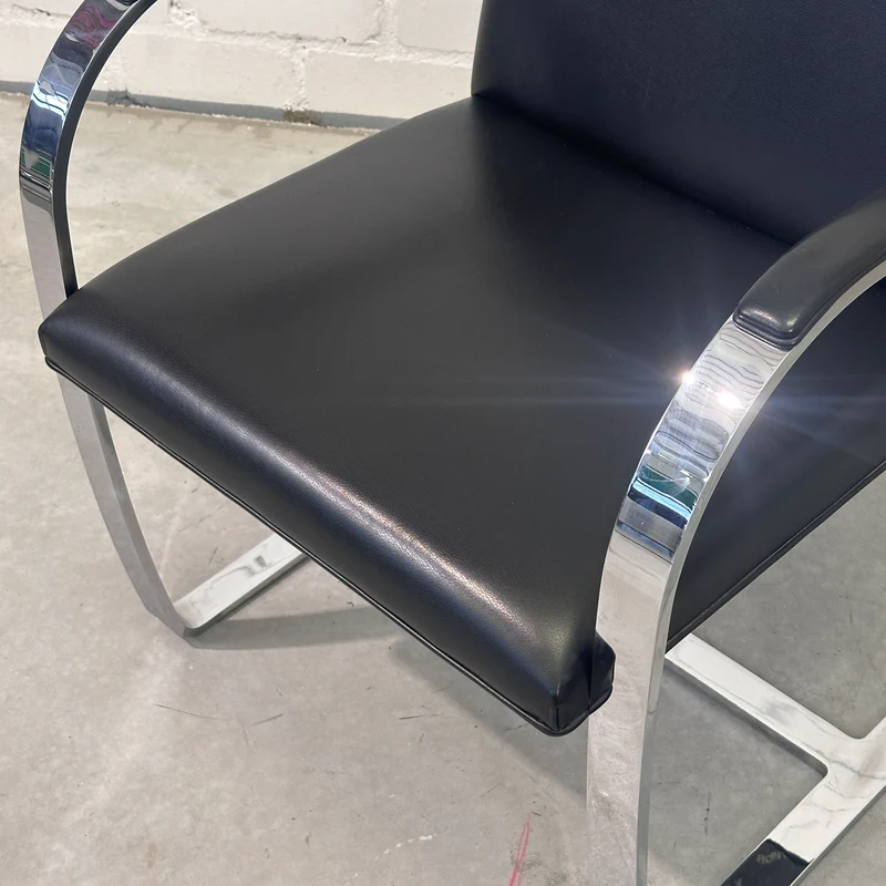Walter Knoll Brno Armlehnstuhl Leder schwarz Flachstahl
