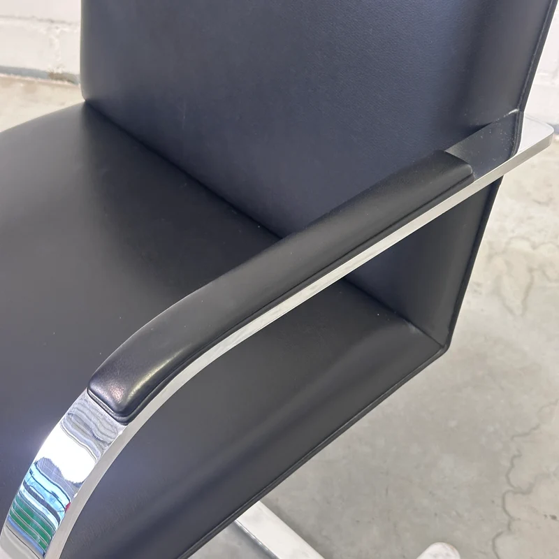 Walter Knoll Brno Armlehnstuhl Leder schwarz Flachstahl