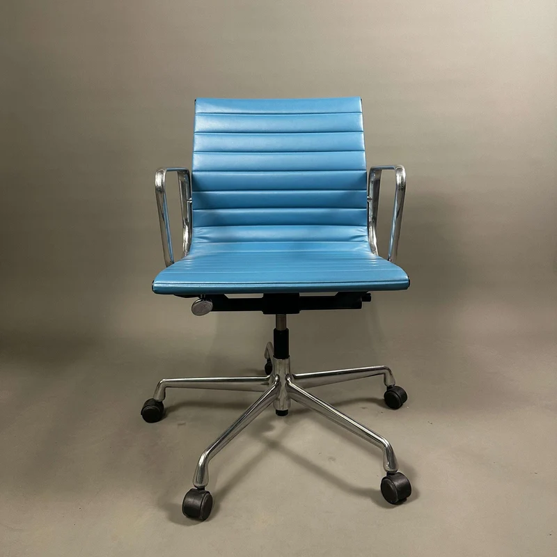 Vitra EA 117 Leder blau