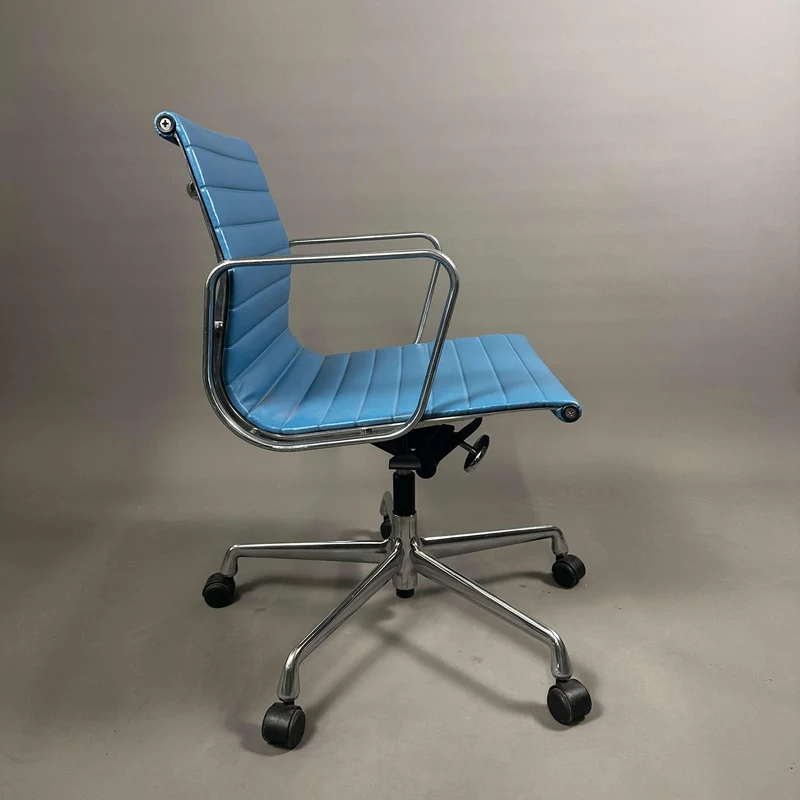 Vitra EA 117 Leder blau